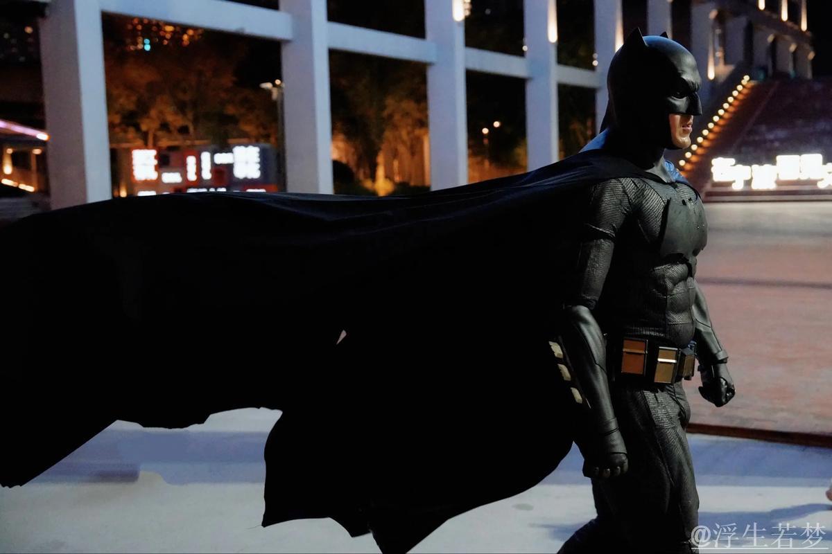 伦敦“蝙蝠侠”现身？柔术单挑无人能敌